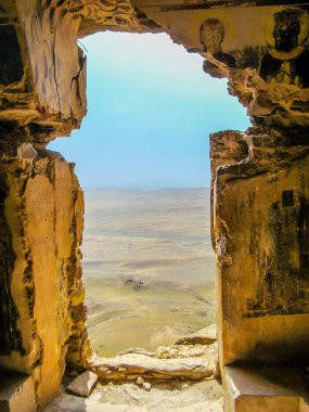 David Gareja monastery yakınındaki dağ yolu