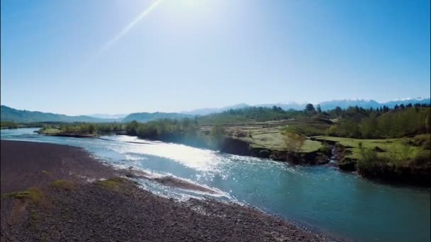 Paesaggio estivo con cielo blu — Video Stock