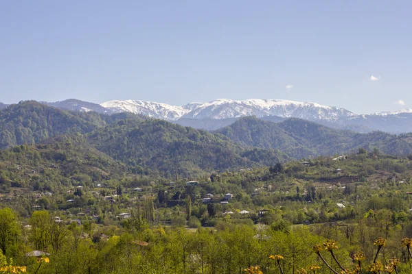 Orman Dağları ile köyde