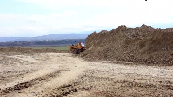 Máquina excavadora de trabajo — Vídeo de stock