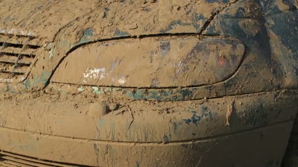 Coche dañado como consecuencia de las inundaciones — Vídeos de Stock