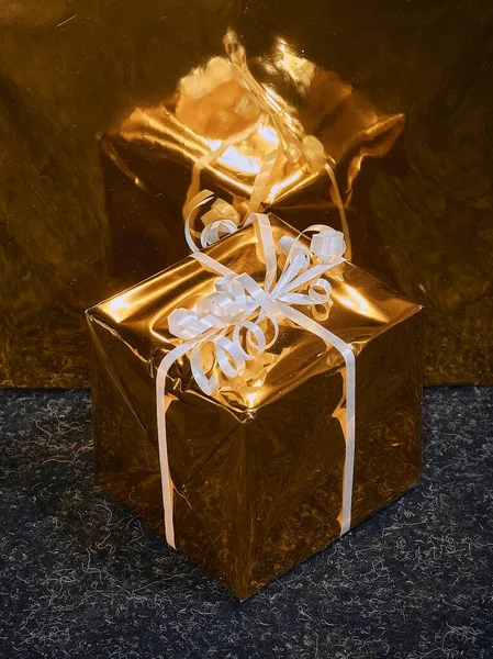 Decorative Gift Box Golden Wrapping Paper Bow — Stock Photo, Image