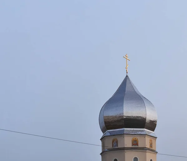 Les Dômes Église Dôme Avec Une Croix Sur Fond Ciel — Photo