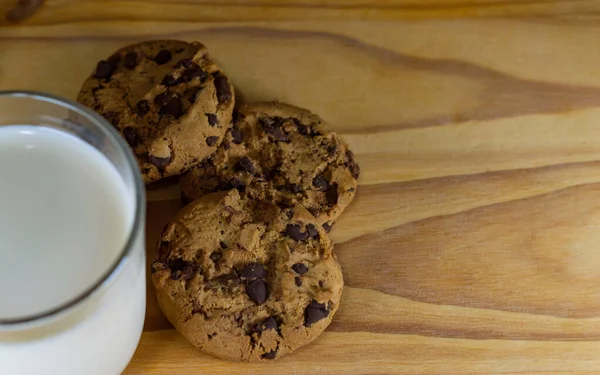 Chocolate Chip Cookies Milk Wooden Table Copy Space Area — Stock Photo, Image