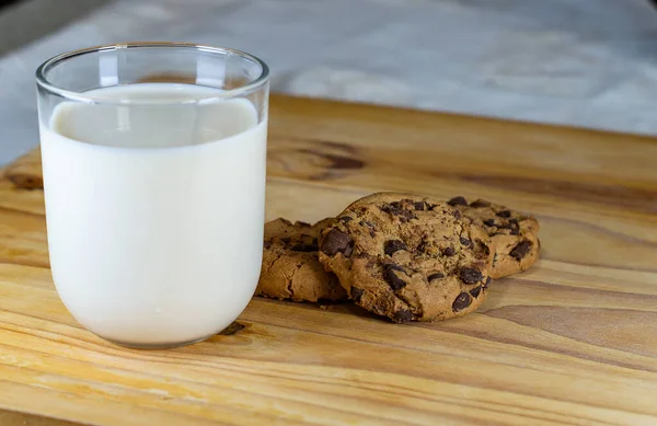 Chocolate Chip Cookies Milk Wooden Table Copy Space Area — Stock Photo, Image