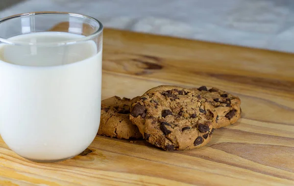 Chocolate Chip Cookies Milk Wooden Table Copy Space Area — Stock Photo, Image