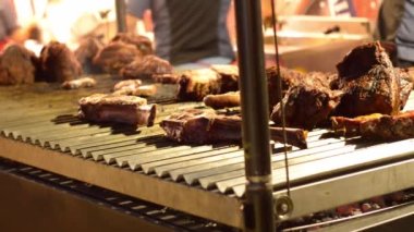 Kemikli kızarmış et, sokak yemekleri, klasik amerikan bbq 'i.