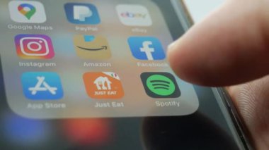 bir dokunuşla akıllı telefonunuzdan Spotify uygulamasını başlatın