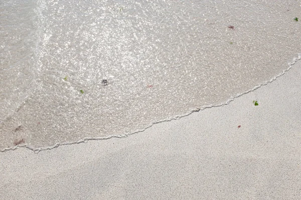 Bahia Inglesa sahilinin deniz suyu ve kumu, Caldera, Şili