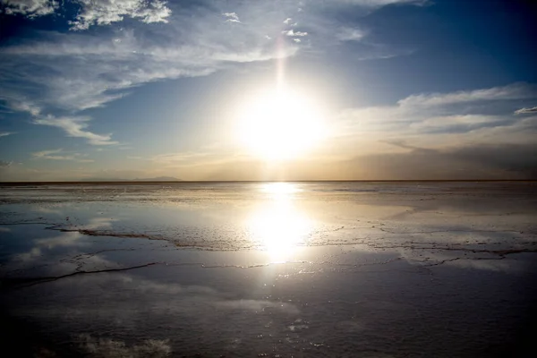 Salar de Uyuni, Bolivya 'nın yansımaları
