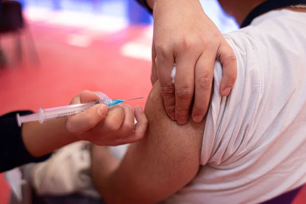 Şili 'de Covid-19' a karşı aşı