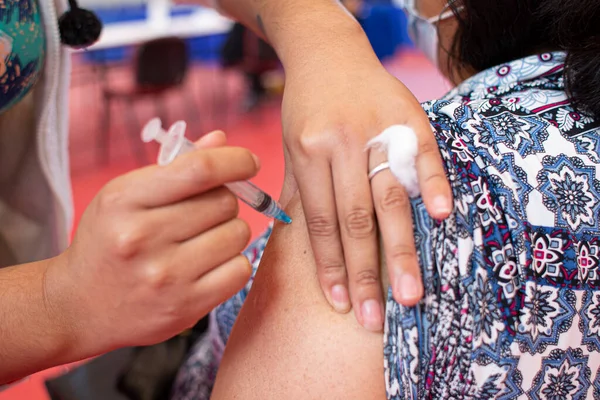 Şili 'de Covid-19' a karşı aşı