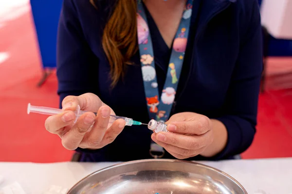 Şili 'de Covid-19' a karşı aşı