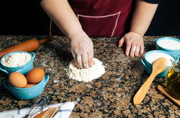 Preparaciones para hacer pan casero fresco. Ingredientes para hacer pan —  Fotos de Stock