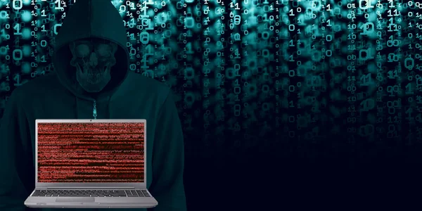 Siyah Başlıklı Bilgisayar Korsanı Ikili Arkaplan Kodunda Ikili Akış Güvenlik — Stok fotoğraf