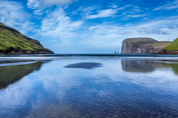 Baía de Tjornuvik nas Ilhas Faroé — Fotografia de Stock