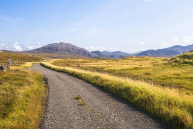 Harris Adası, Outer Hebrides, İskoçya, İngiltere 'de tek bir patika yolu.