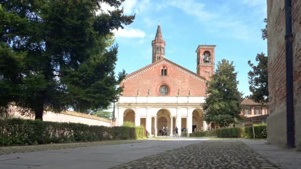 4K Timelapse of Monastery Of Chiaravalle, Lombardia, Olaszország — Stock videók