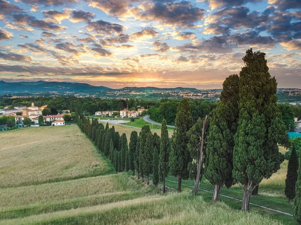 Bellissimo paesaggio italiano primaverile - Brianza Lombardia Italia — Foto Stock