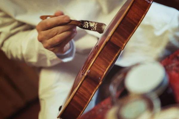 Violin maker — Stock Photo, Image