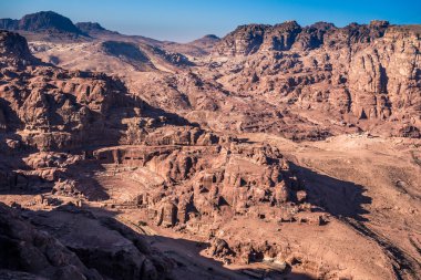 Petra与卡通鱼在蓝色背景上的无缝模式