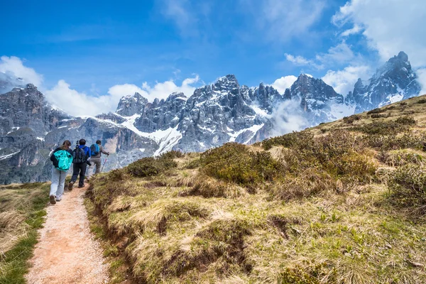 Hikers on Alps Mountain Trail — Stock Photo, Image