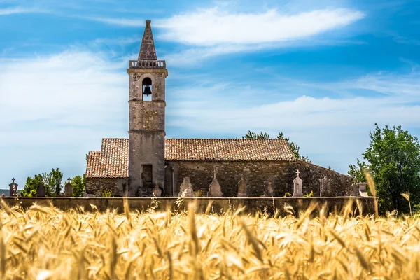 Chiesa di campo in Francia — Foto Stock