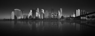 Manhattan siluetinin siyah beyaz