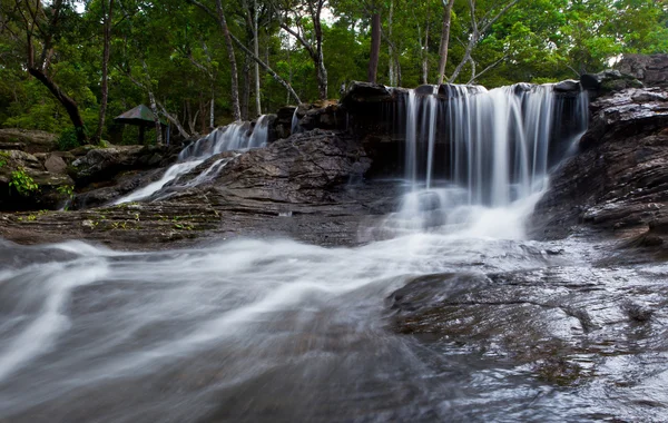 Wasserfall, phuphan nationalpark in sakon nakhon, thailand — Stockfoto
