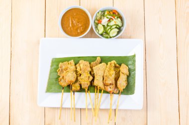 Izgara domuz ahşap masa, Tayland gıda stilini ayarla