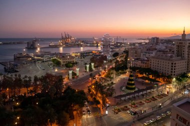 Noel zamanı Malaga şehir manzarası