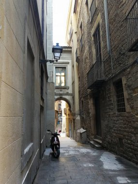 Barselona, İspanya, 23 Aralık 2017: Barcelona 'daki Ortaçağ Gotik Bölgesi.