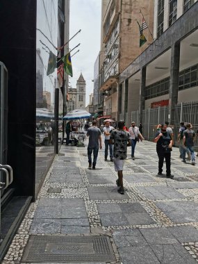 SAO PAULO, BRAZIL - 10 Kasım 2020: şehir merkezindeki Sao Joao Bulvarı 'nda yeni normal.