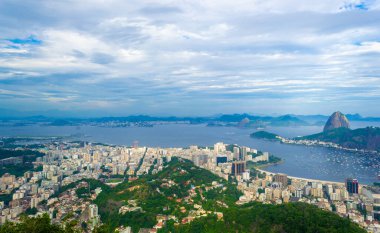 Şeker Somunu ve Botafogo Körfezi 'nin Güzel Panoramik Manzarası.