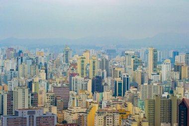 Şehir merkezindeki Sao Paulo şehrinin panoramik manzarası.