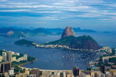 Şeker Somunu ve Botafogo Körfezi 'nin Güzel Panoramik Manzarası.