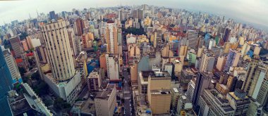 Şehir merkezindeki Sao Paulo şehrinin panoramik manzarası.