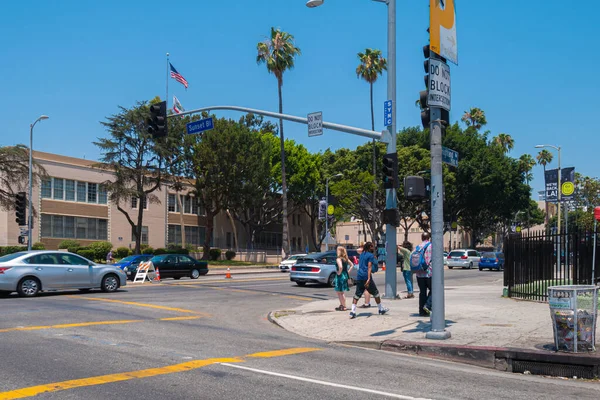 Los Angeles Usa 2016年6月26日 夏のロサンゼルスのダウンタウンを歩く人々の眺め — ストック写真