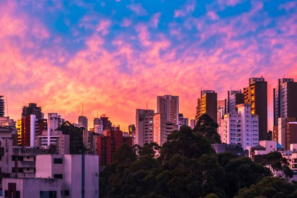 Edificios Sao Paulo Con Cielo Colorido Único Atardecer —  Fotos de Stock