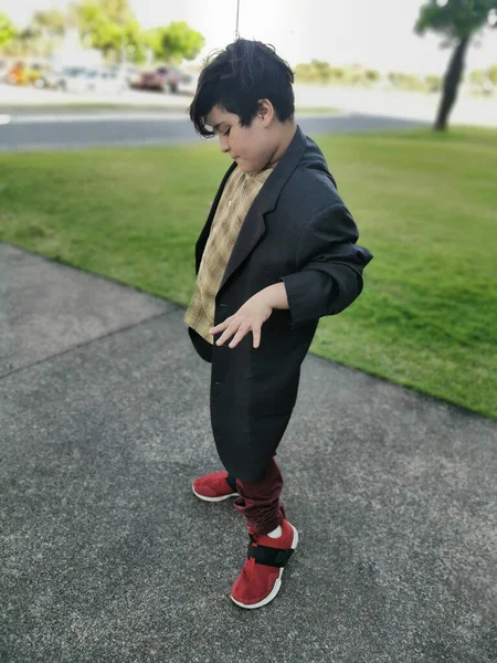 Small Boy Wearing Stylish Suit — Stock Photo, Image