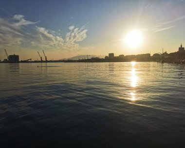 Yağmurlu bir günde Soho Malaga sokaklarının manzarası