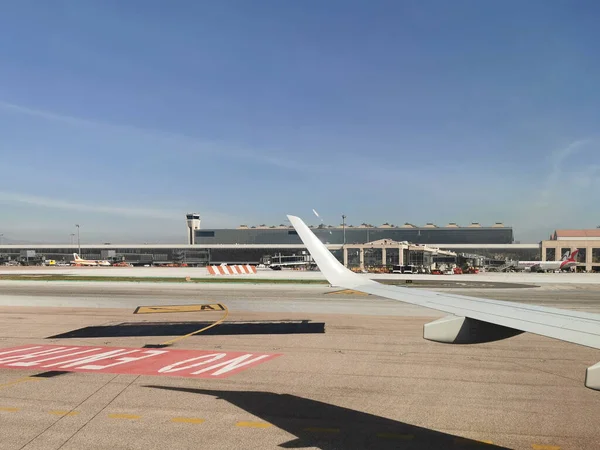 İspanya 'daki Malaga havaalanının dış görüntüsü.