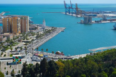 Yaz boyunca Malaga limanının havadan görüntüsü.