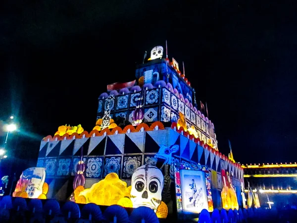 Ölenlerin ÖIüm Günü 'nü, Meksika' nın bir geleneği olan merhuma adamak.