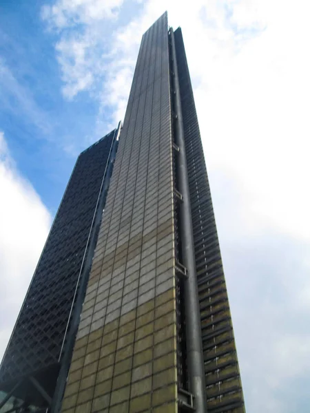 Meksika Cumhuriyeti 'nin 200. yılı için aydınlatılmış aydınlık anıt patikası.