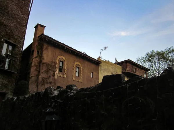 魔法の町のトスカーナの別荘を基にしたイタリア建築の家 — ストック写真