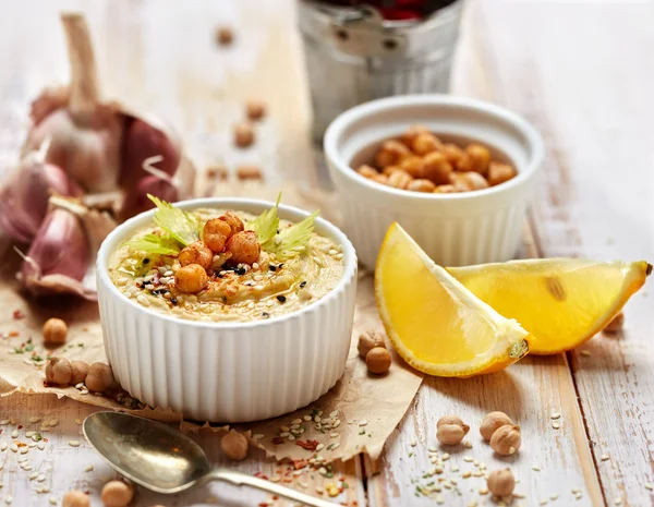 Hummus, delicioso dip vegano — Foto de Stock