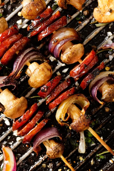 Grilled Skewers of  sausage, mushrooms and onion — Stock Photo, Image