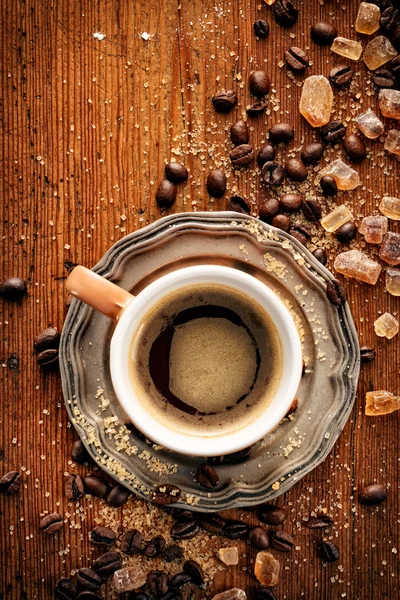 En kopp aromatiskt kaffe, top view — Stockfoto