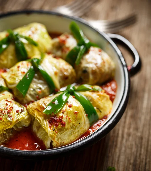 Kool rolt, gevulde kool met rijst en champignons — Stockfoto